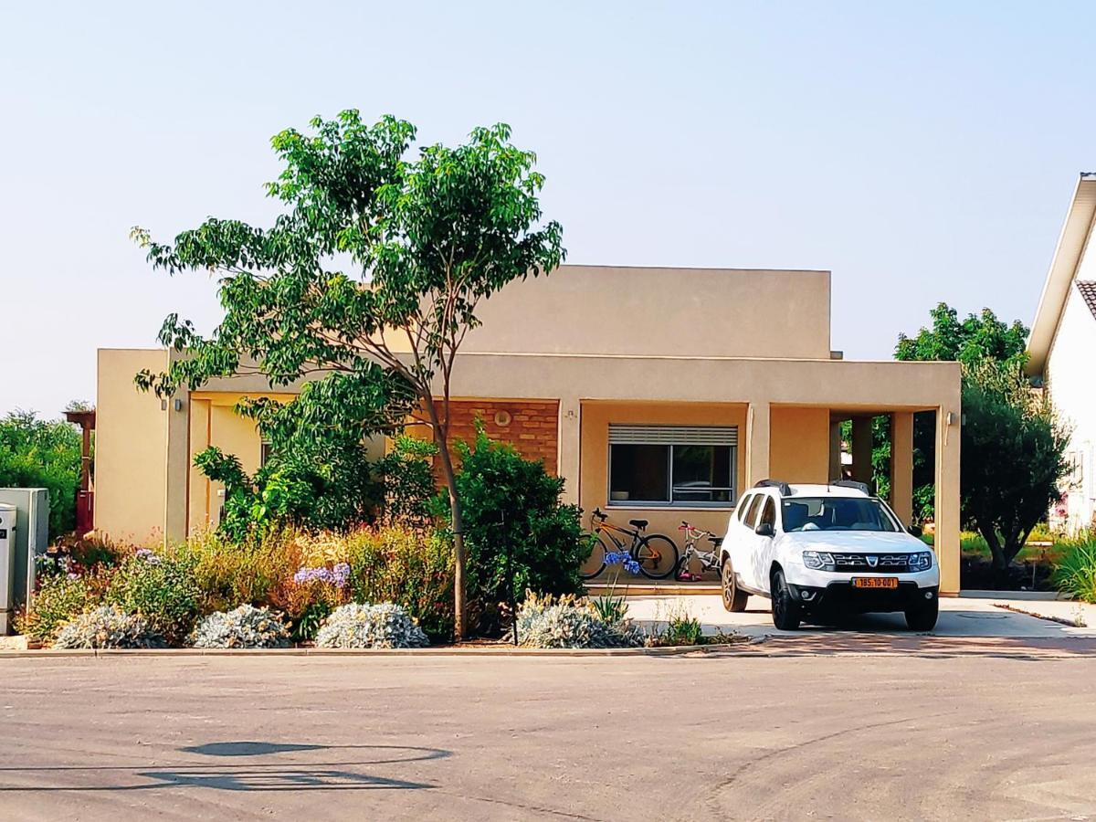 Villa By The River Facing The Hermon In Metsudat Menahem Ussishkin Alef Exterior foto